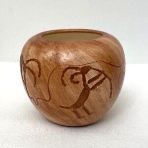 Binishtaa Navajo Pottery Vase Native American Etched Petroglyph